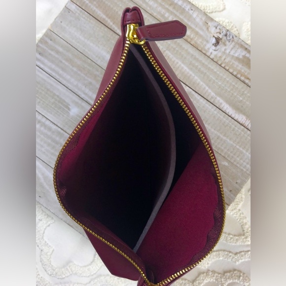 NEW Old Navy Maroon Burgundy Faux Leather Cloth Handbag Purse Tote NWOT  SM 128 - Picture 7 of 10